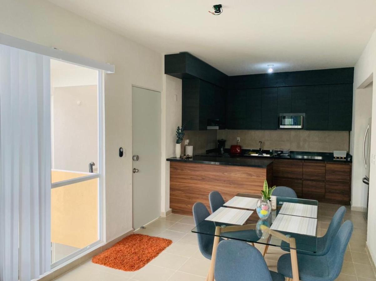 Franks House Apartment "Shared House" Cancún Exteriör bild